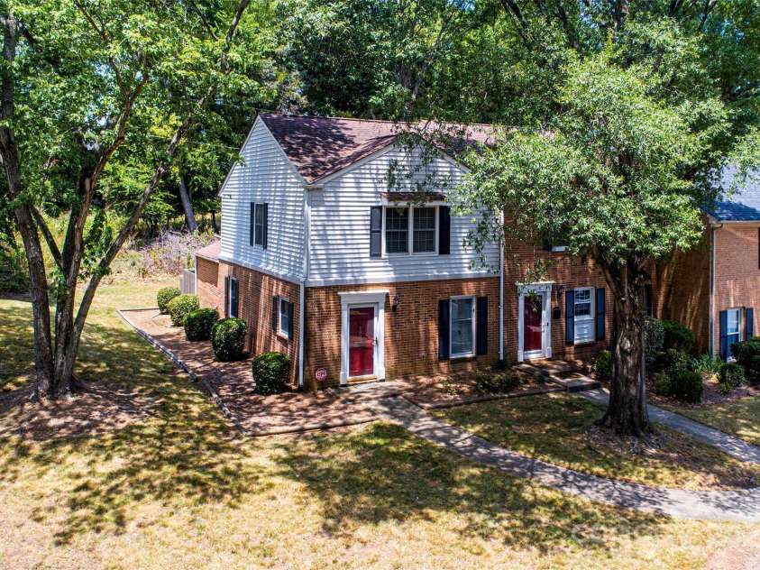 1809 Sabrina Court, Charlotte, NC 28210.  MLS# CAR4281269, YatesRealty ID 29445. 