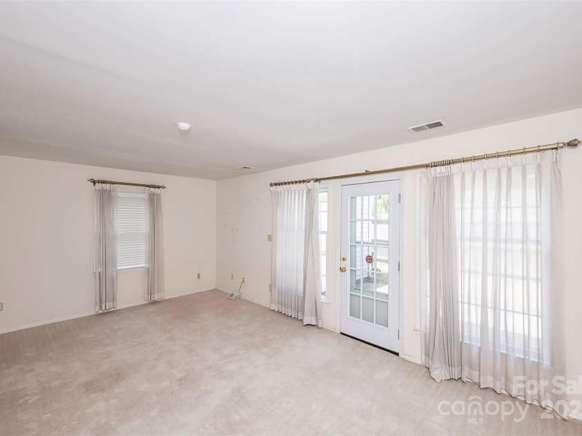 1809 Sabrina Court, Charlotte, NC 28210.  MLS# CAR4281269, YatesRealty ID 29445. 