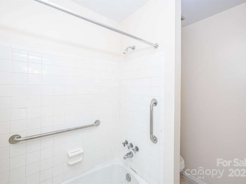 1809 Sabrina Court, Charlotte, NC 28210.  MLS# CAR4281269, YatesRealty ID 29445. 