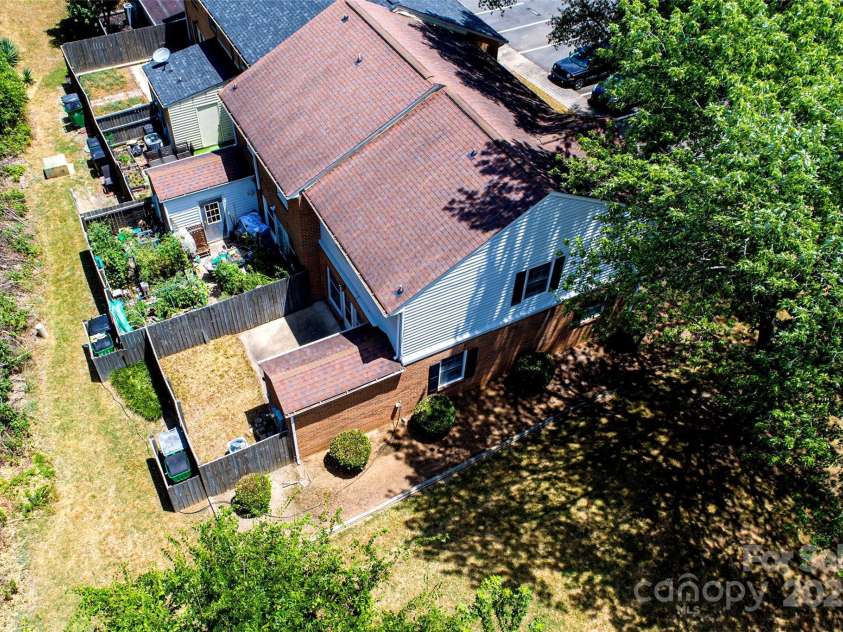 1809 Sabrina Court, Charlotte, NC 28210.  MLS# CAR4281269, YatesRealty ID 29445. 