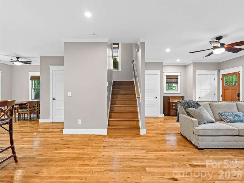 71 Mclain Street, Asheville, NC 28803.  MLS# CAR4388314, YatesRealty ID 29445. 