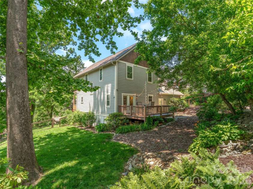71 Mclain Street, Asheville, NC 28803.  MLS# CAR4388314, YatesRealty ID 29445. 