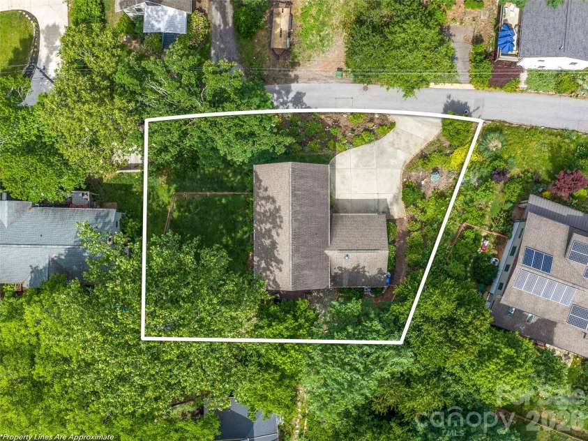 71 Mclain Street, Asheville, NC 28803.  MLS# CAR4388314, YatesRealty ID 29445. 