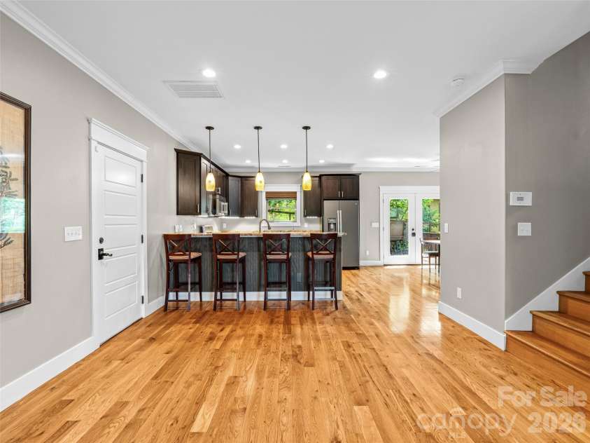 71 Mclain Street, Asheville, NC 28803.  MLS# CAR4388314, YatesRealty ID 29445. Open floor plan