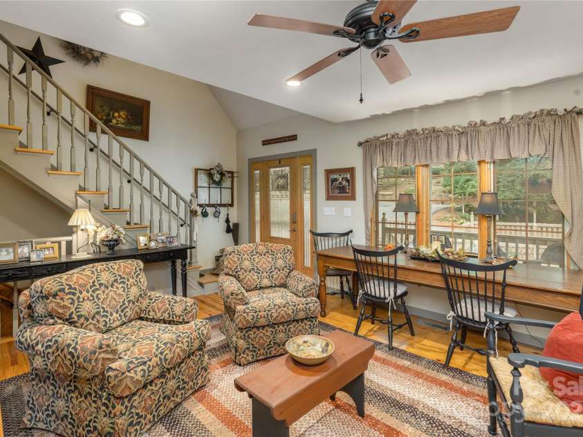 350 Winding Way Lane, Hendersonville, NC 28792.  MLS# CAR4285964, YatesRealty ID 29446. 