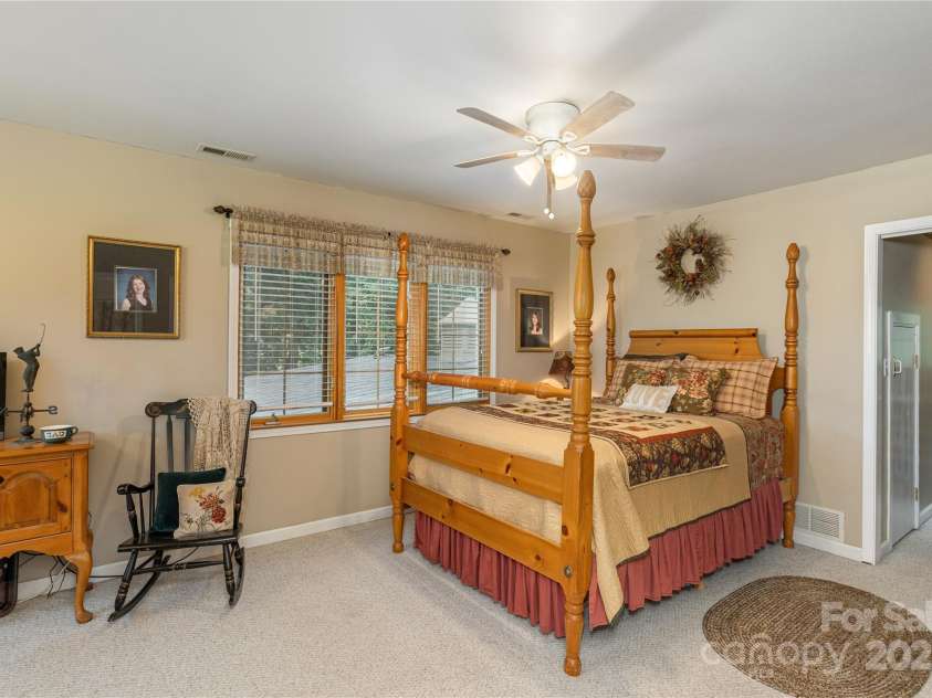 350 Winding Way Lane, Hendersonville, NC 28792.  MLS# CAR4285964, YatesRealty ID 29446. First primary suite - 2nd level