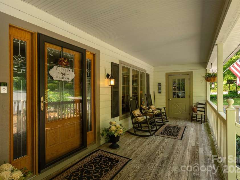 350 Winding Way Lane, Hendersonville, NC 28792.  MLS# CAR4285964, YatesRealty ID 29446. Rock the night away!