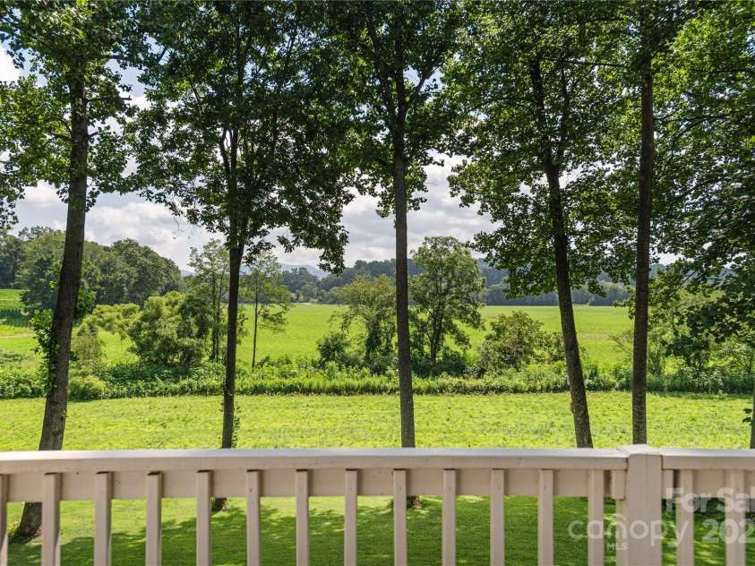 350 Winding Way Lane, Hendersonville, NC 28792.  MLS# CAR4285964, YatesRealty ID 29446. You don't get tired of mountain views!