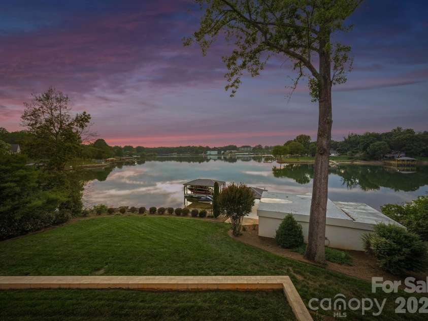 7272 Lynbrook Circle, Denver, NC 28037.  MLS# CAR4391841, YatesRealty ID 29446. 