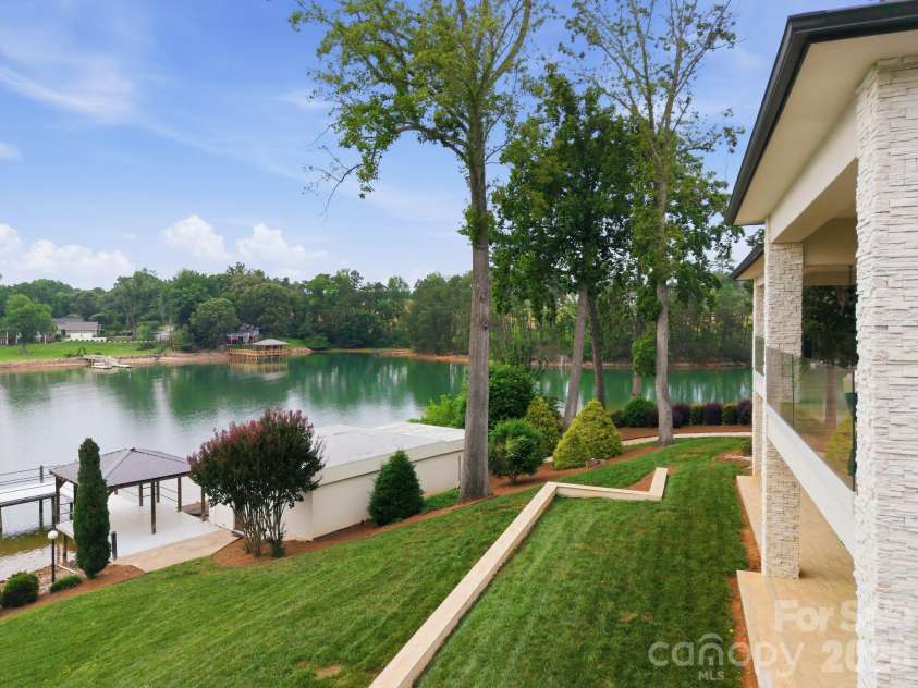 7272 Lynbrook Circle, Denver, NC 28037.  MLS# CAR4391841, YatesRealty ID 29446. 
