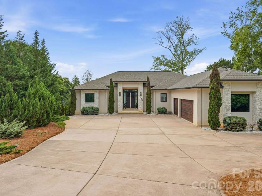 7272 Lynbrook Circle, Denver, NC 28037.  MLS# CAR4391841, YatesRealty ID 29446. 