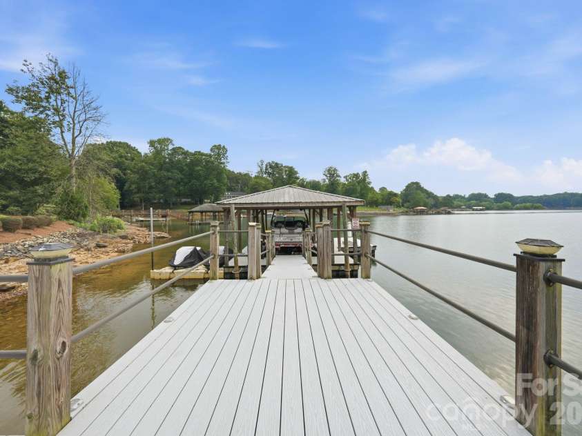 7272 Lynbrook Circle, Denver, NC 28037.  MLS# CAR4391841, YatesRealty ID 29446. 