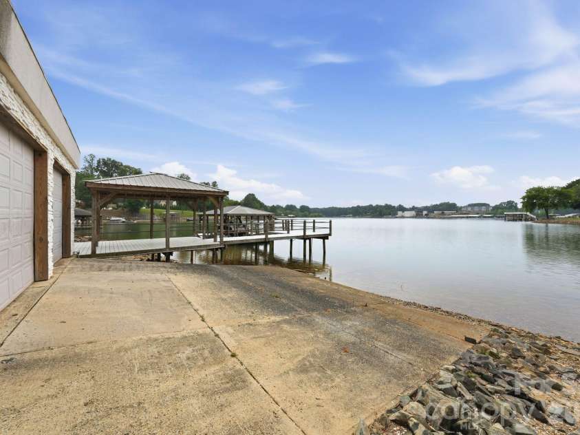 7272 Lynbrook Circle, Denver, NC 28037.  MLS# CAR4391841, YatesRealty ID 29446. 
