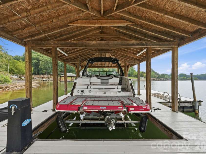 7272 Lynbrook Circle, Denver, NC 28037.  MLS# CAR4391841, YatesRealty ID 29446. 