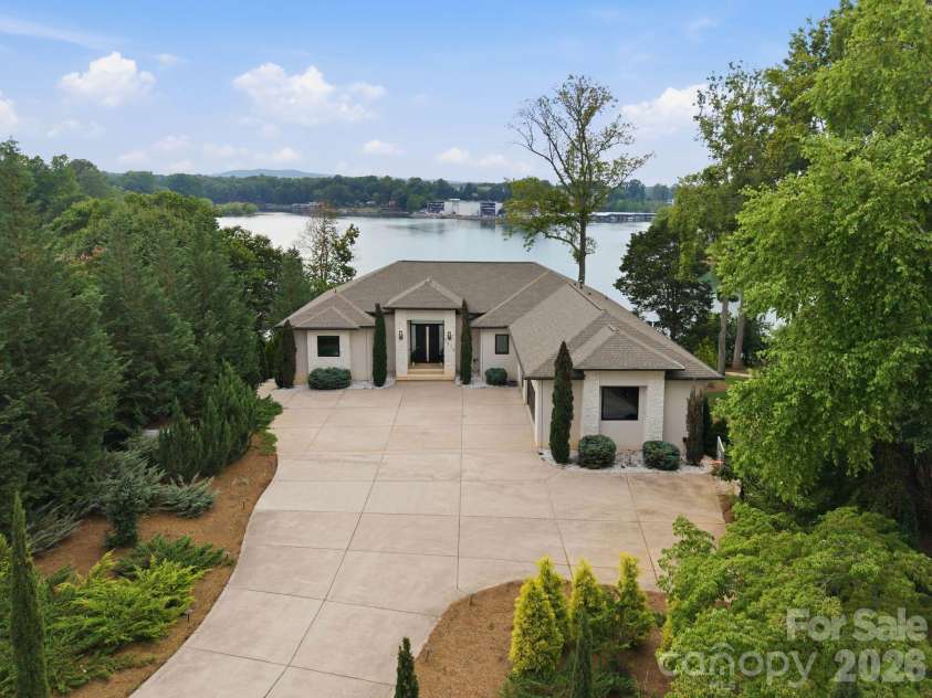 7272 Lynbrook Circle, Denver, NC 28037.  MLS# CAR4391841, YatesRealty ID 29446. 