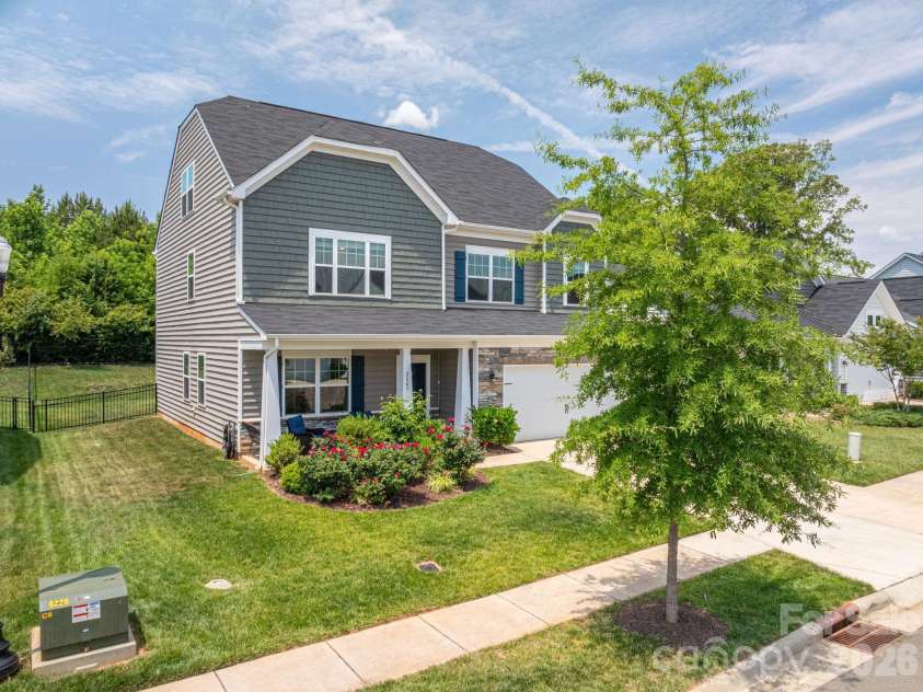 2643 Swamp Chestnut Oak Drive, Gastonia, NC 28056.  MLS# CAR4331929, YatesRealty ID 29447. 