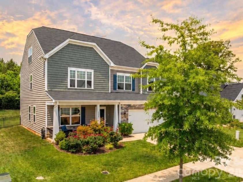 2643 Swamp Chestnut Oak Drive, Gastonia, NC 28056.  MLS# CAR4331929, YatesRealty ID 29447. 