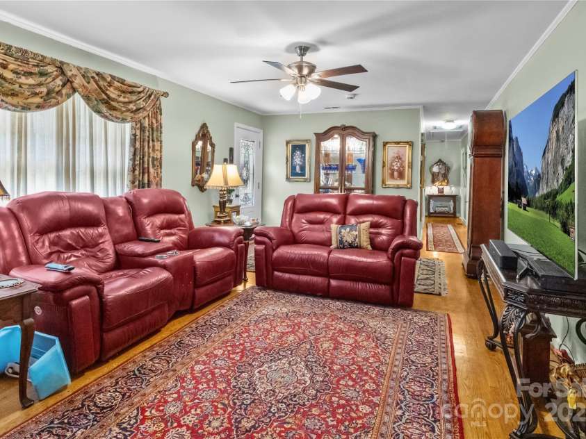 308 Taubrook Place, Lenoir, NC 28645.  MLS# CAR4286975, YatesRealty ID 29448. 