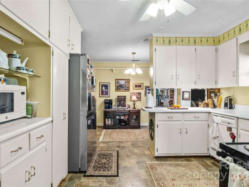 308 Taubrook Place, Lenoir, NC 28645.  MLS# CAR4286975, YatesRealty ID 29448. 