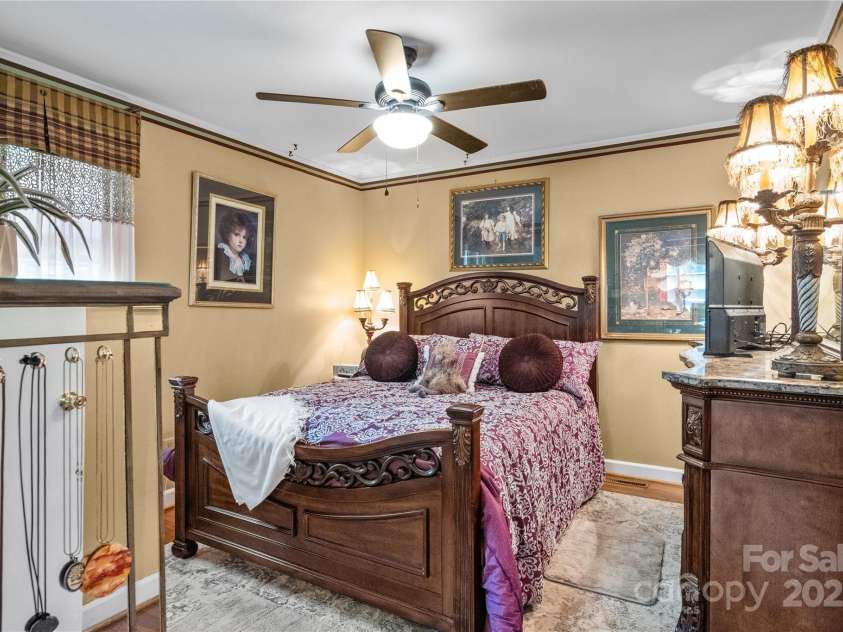 308 Taubrook Place, Lenoir, NC 28645.  MLS# CAR4286975, YatesRealty ID 29448. 