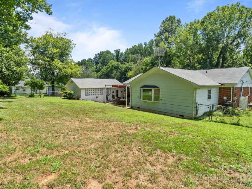 308 Taubrook Place, Lenoir, NC 28645.  MLS# CAR4286975, YatesRealty ID 29448. 
