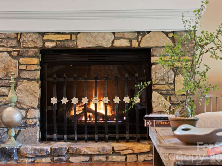 98 Garden Lane, Canton, NC 28716.  MLS# CAR4389362, YatesRealty ID 29448. 