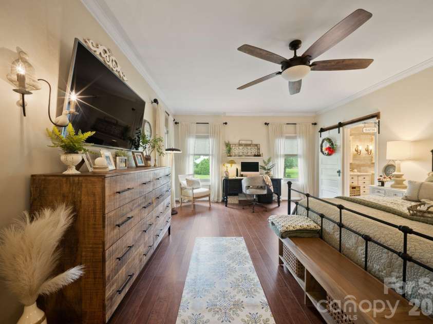 98 Garden Lane, Canton, NC 28716.  MLS# CAR4389362, YatesRealty ID 29448. 