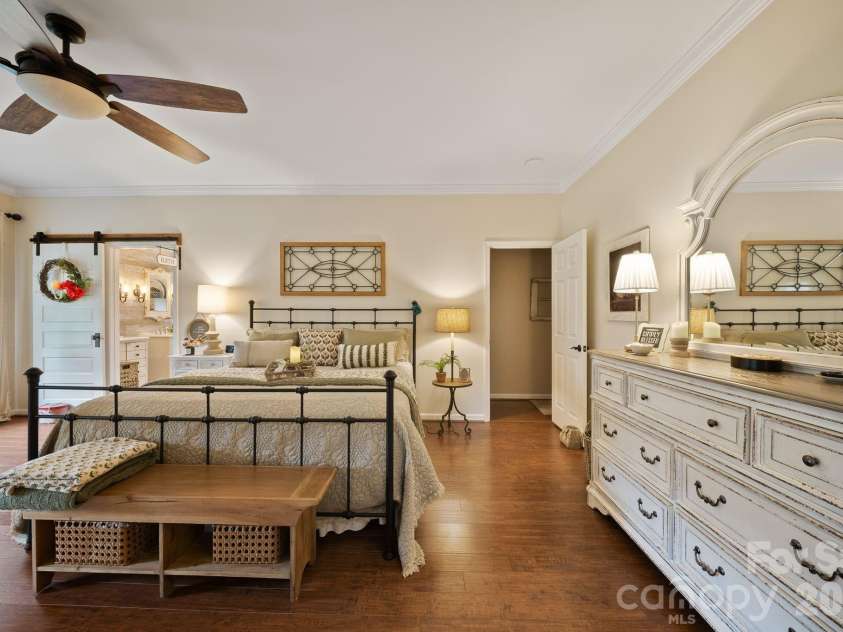 98 Garden Lane, Canton, NC 28716.  MLS# CAR4389362, YatesRealty ID 29448. 