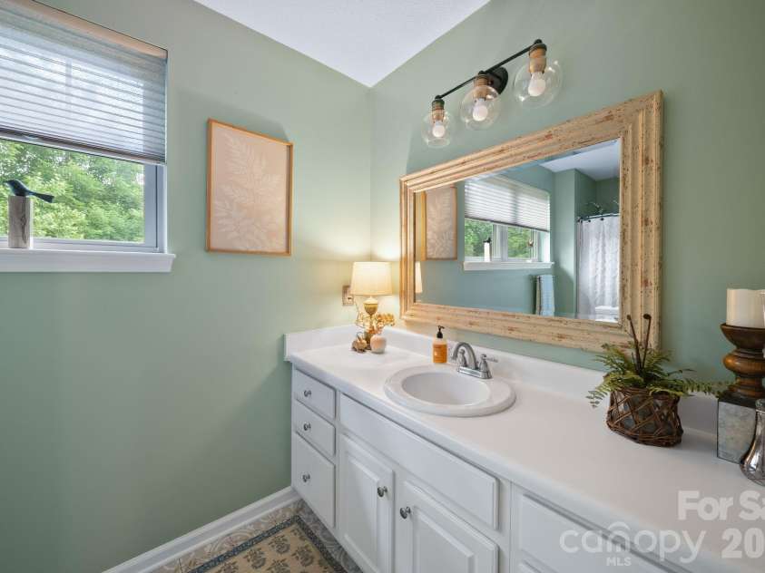 98 Garden Lane, Canton, NC 28716.  MLS# CAR4389362, YatesRealty ID 29448. 