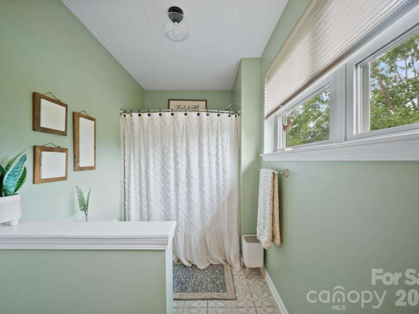 98 Garden Lane, Canton, NC 28716.  MLS# CAR4389362, YatesRealty ID 29448. 