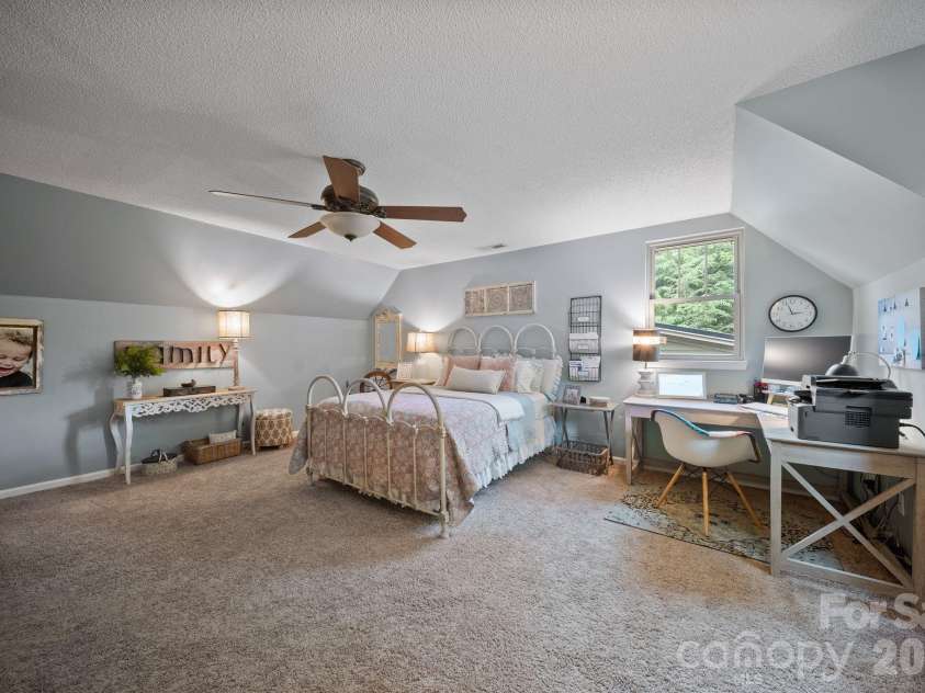 98 Garden Lane, Canton, NC 28716.  MLS# CAR4389362, YatesRealty ID 29448. 