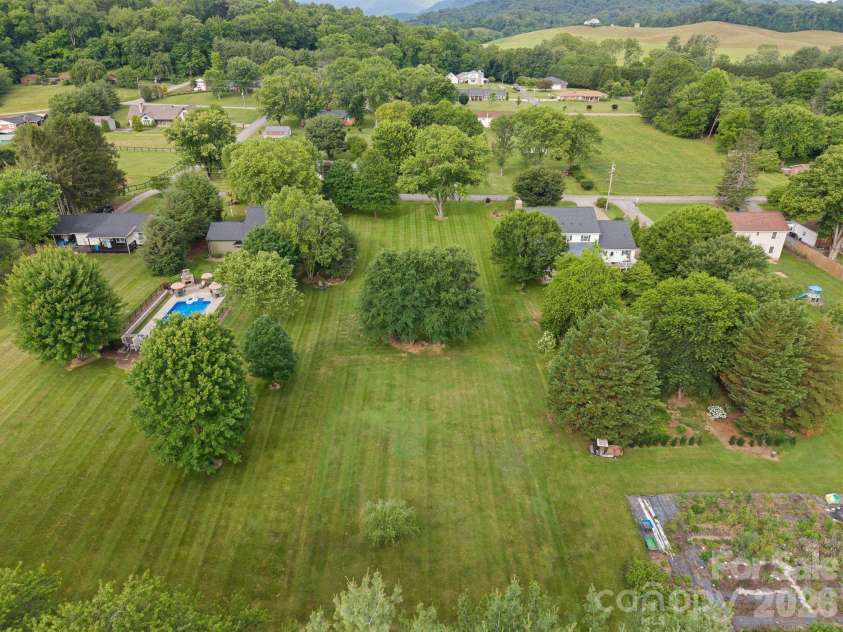 98 Garden Lane, Canton, NC 28716.  MLS# CAR4389362, YatesRealty ID 29448. 