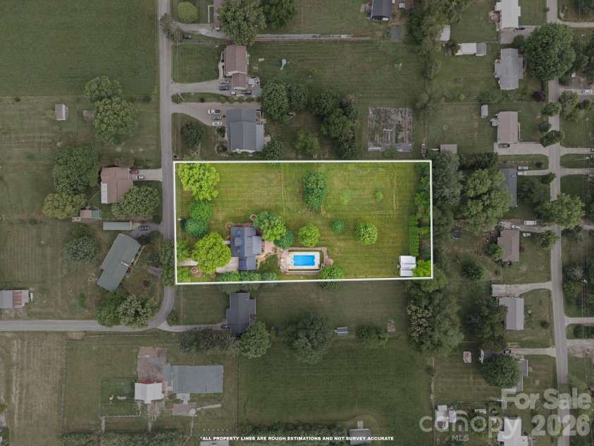 98 Garden Lane, Canton, NC 28716.  MLS# CAR4389362, YatesRealty ID 29448. 