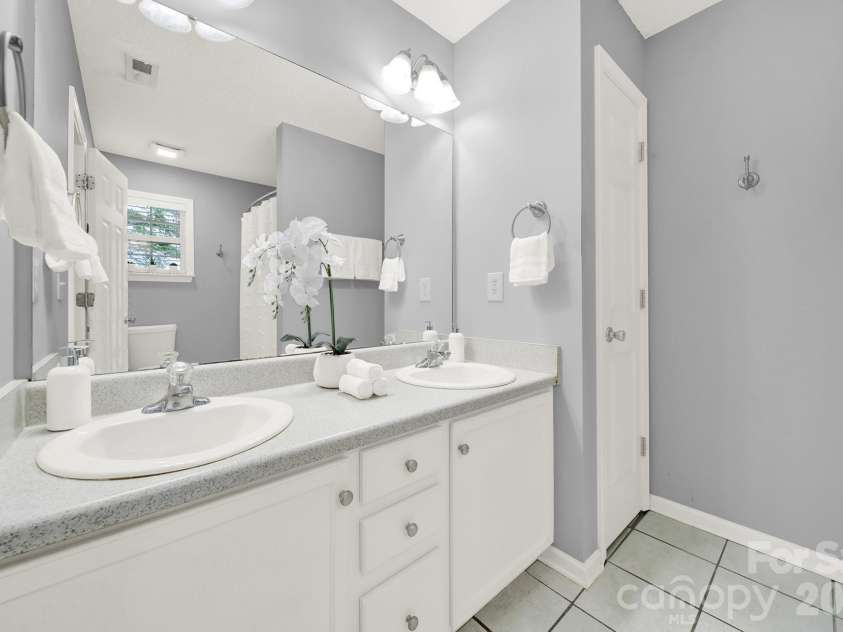 4102 Canvas Avenue, Rock Hill, SC 29732.  MLS# CAR4387212, YatesRealty ID 29449. Primary bathroom