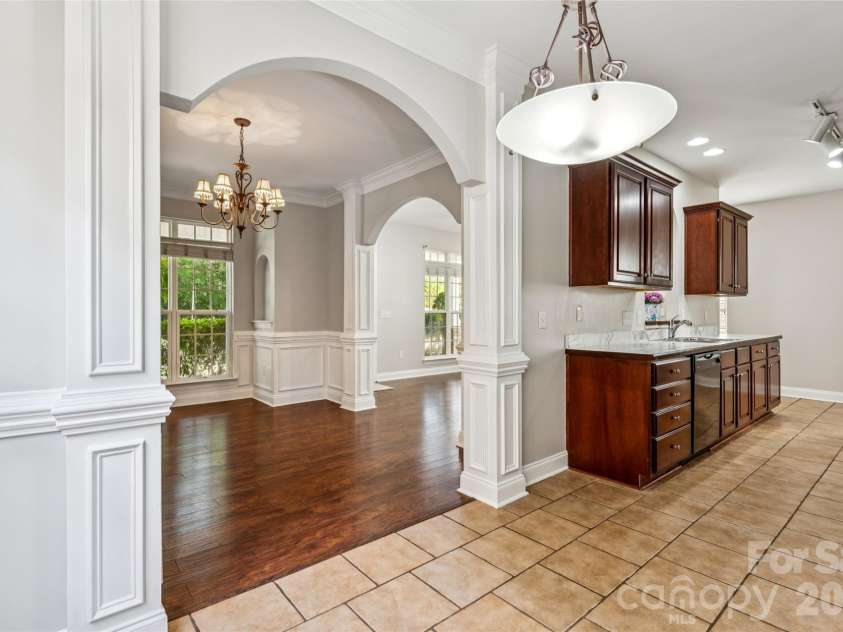12807 Windy Lea Lane, Huntersville, NC 28078.  MLS# CAR4372915, YatesRealty ID 2945. Breakfast area