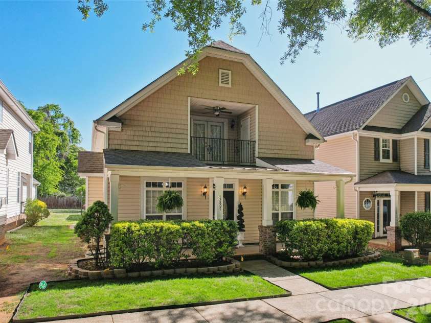 12807 Windy Lea Lane, Huntersville, NC 28078.  MLS# CAR4372915, YatesRealty ID 2945. Exterior Front