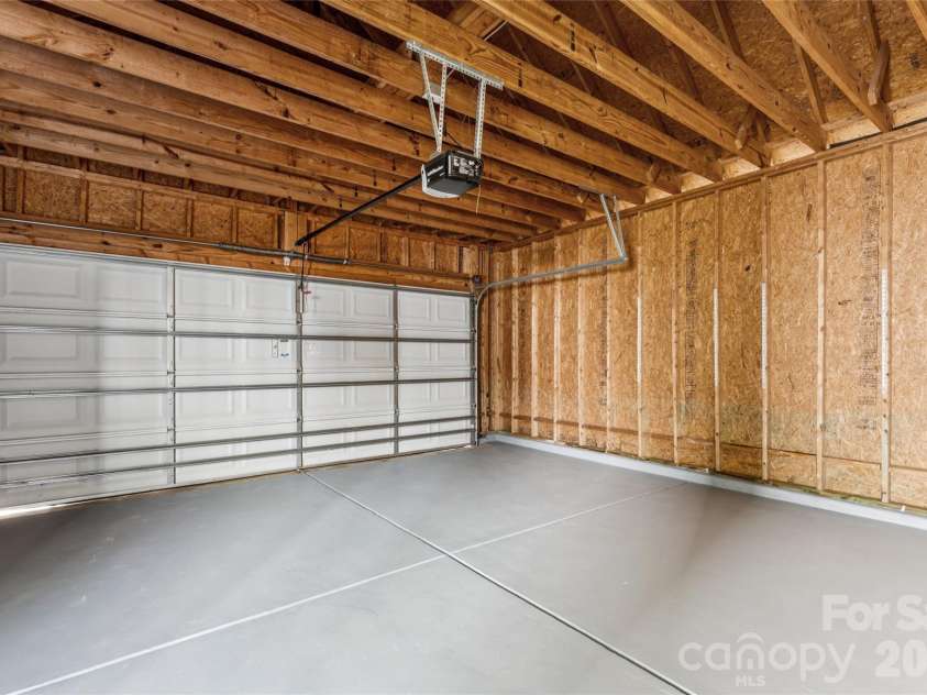 12807 Windy Lea Lane, Huntersville, NC 28078.  MLS# CAR4372915, YatesRealty ID 2945. Spacious 2-car garage