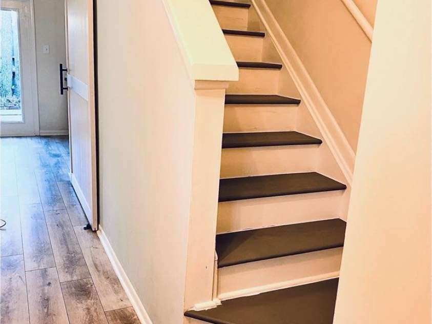 6130 Heathstone Lane, Charlotte, NC 28210.  MLS# CAR4326892, YatesRealty ID 2945. PAINTED WOOD STAIRCASE 