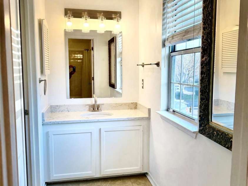 6130 Heathstone Lane, Charlotte, NC 28210.  MLS# CAR4326892, YatesRealty ID 2945. SEPARATE DRESSING AREA FROM BATHROOM