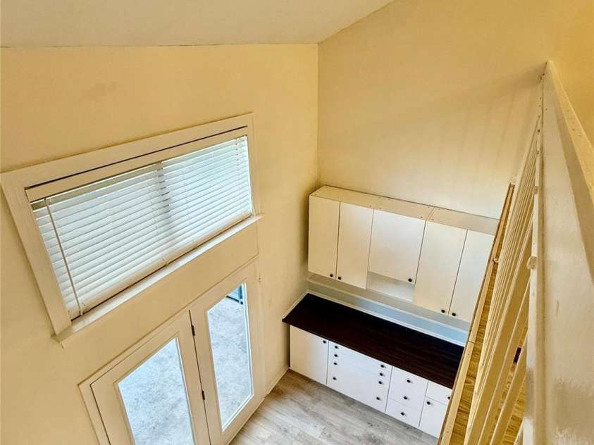 6130 Heathstone Lane, Charlotte, NC 28210.  MLS# CAR4326892, YatesRealty ID 2945. SOARING CEILINGS AND GREAT LIGHT