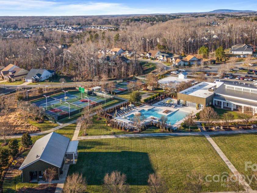 204 Flat Rock Drive, Denver, NC 28037.  MLS# CAR4283845, YatesRealty ID 29450. Twin Mills Club