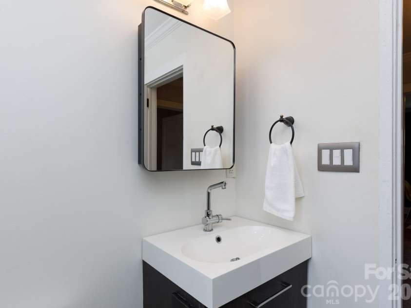 812 Patton Street, Rock Hill, SC 29730.  MLS# CAR4388049, YatesRealty ID 29451. Bathroom