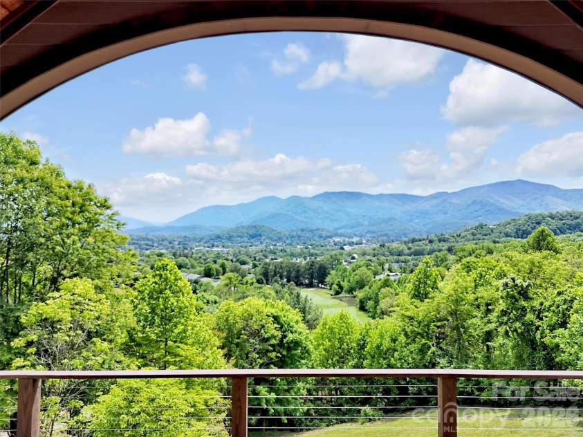149 Cardinal Lane, Waynesville, NC 28786.  MLS# CAR4379628, YatesRealty ID 29452. Magnificent VIEWS!!