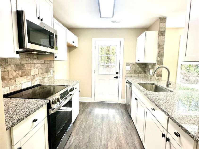 6785 Nathan Avenue, Kannapolis, NC 28081.  MLS# CAR4287541, YatesRealty ID 29452. Kitchen