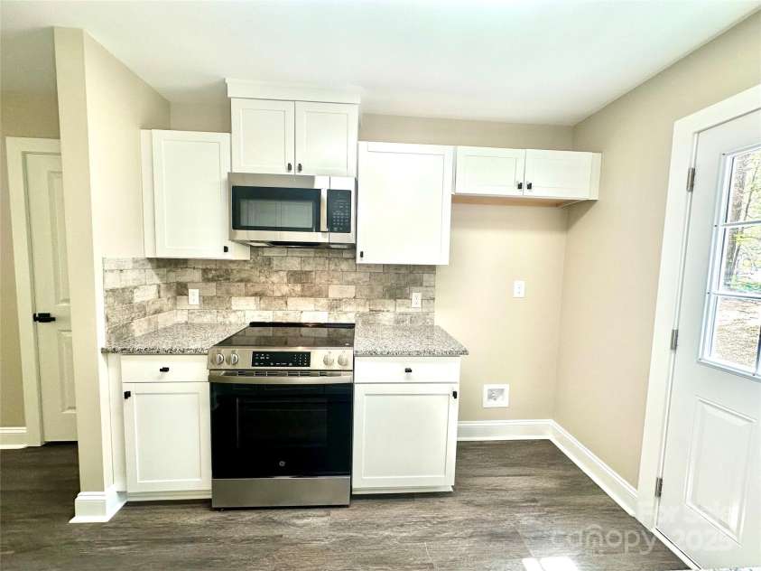 6785 Nathan Avenue, Kannapolis, NC 28081.  MLS# CAR4287541, YatesRealty ID 29452. Kitchen