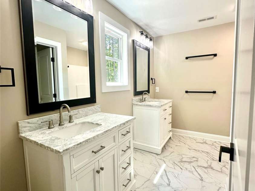 6785 Nathan Avenue, Kannapolis, NC 28081.  MLS# CAR4287541, YatesRealty ID 29452. Primary Bath