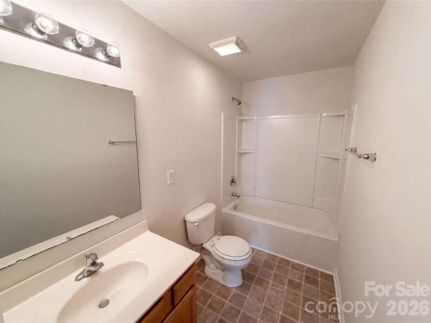2534 Stream Bank Drive, Charlotte, NC 28269.  MLS# CAR4388978, YatesRealty ID 29453. 