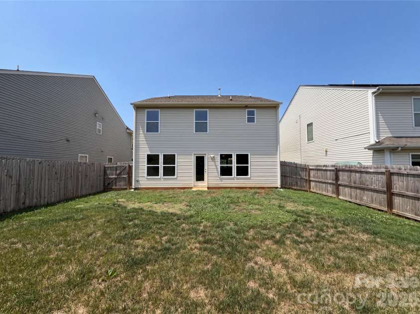 2534 Stream Bank Drive, Charlotte, NC 28269.  MLS# CAR4388978, YatesRealty ID 29453. 