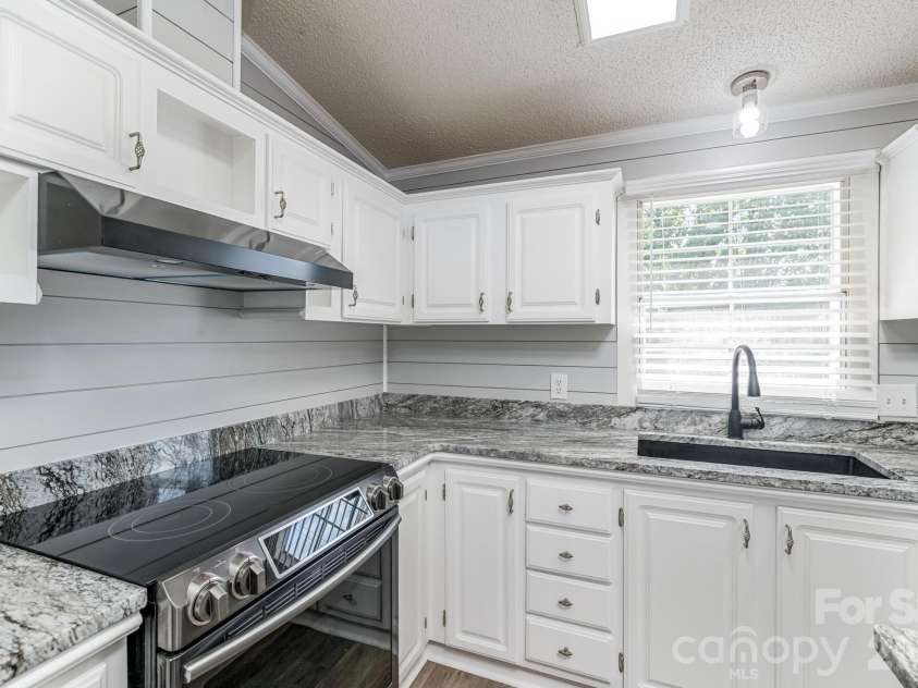 127 Whitewater Lane, Mooresville, NC 28115.  MLS# CAR4390807, YatesRealty ID 29454. 