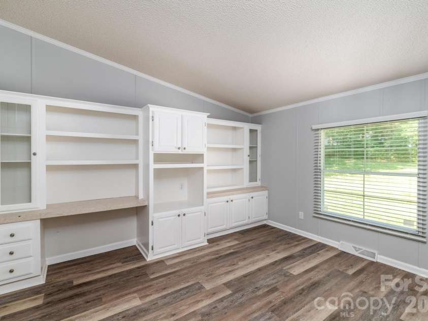 127 Whitewater Lane, Mooresville, NC 28115.  MLS# CAR4390807, YatesRealty ID 29454. 